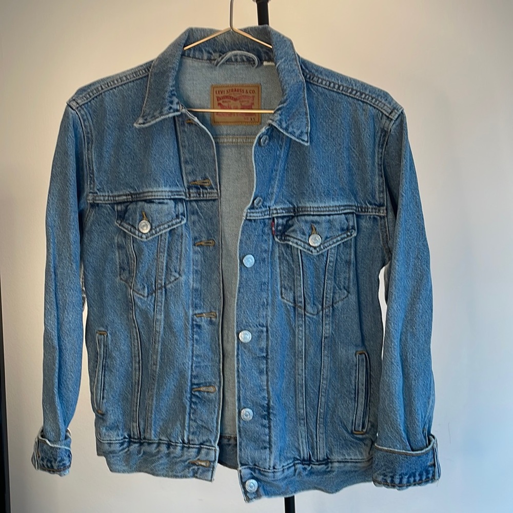 Levi’s | 90s denim trucker jacket in Medium wash | size XS